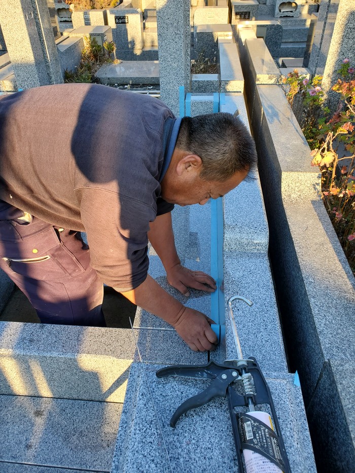 石材店 自社施工 職人